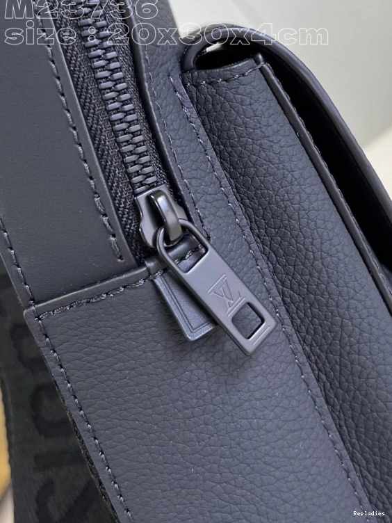 Cheap VUITTON Pilot LOUIS Slingbag 0726